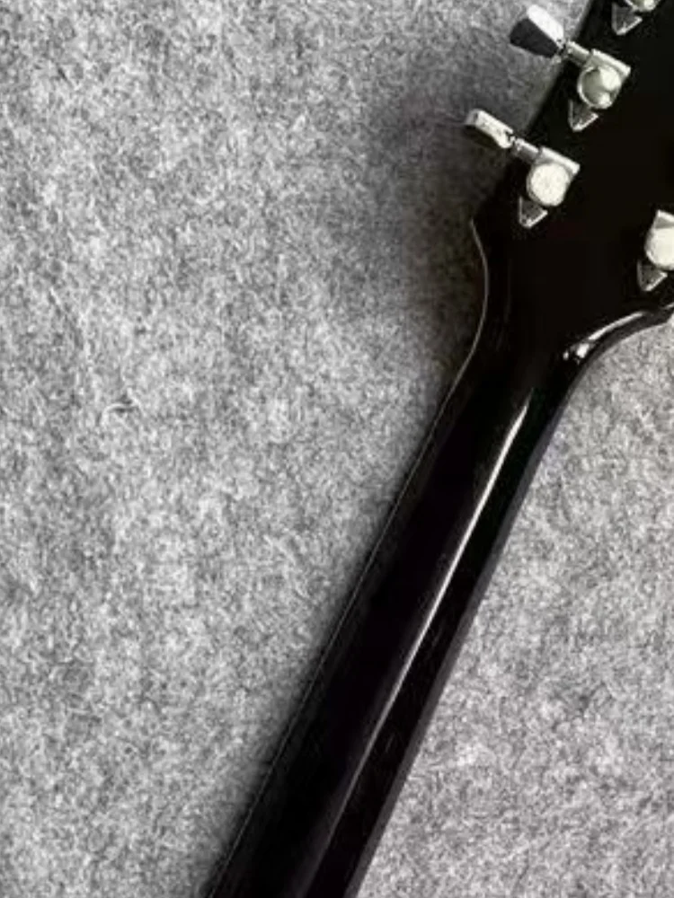 Electric Guitar,Black lp guitar ， Mahogany Body, Made in China, Chrome Hardware, Free delivery