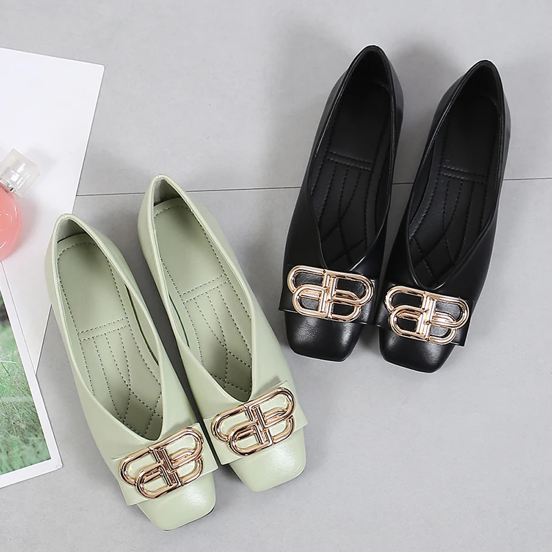 

Hot Selling Size 35-44 Good Quality Gold Chains Women Flat Ladies Casual Loafers Shoes