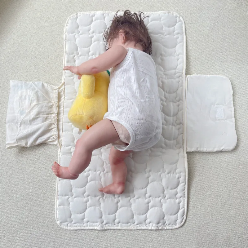 Portable Infant Baby Changing Pad Beige Color Cartoon Bear Newborn Dipaer Changing Pad Cover Outdoor Fold Baby Mat