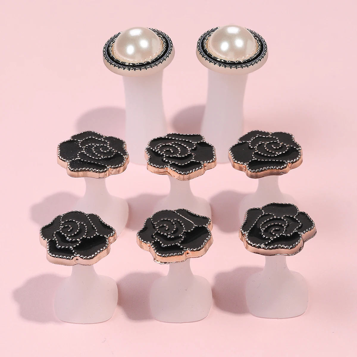 8Pcs Black Rose Silicone Toe Separator Cute Soft Pedicure Tools Set of Toe Spacers For Feet Apply Nail Polish And Repair Nails
