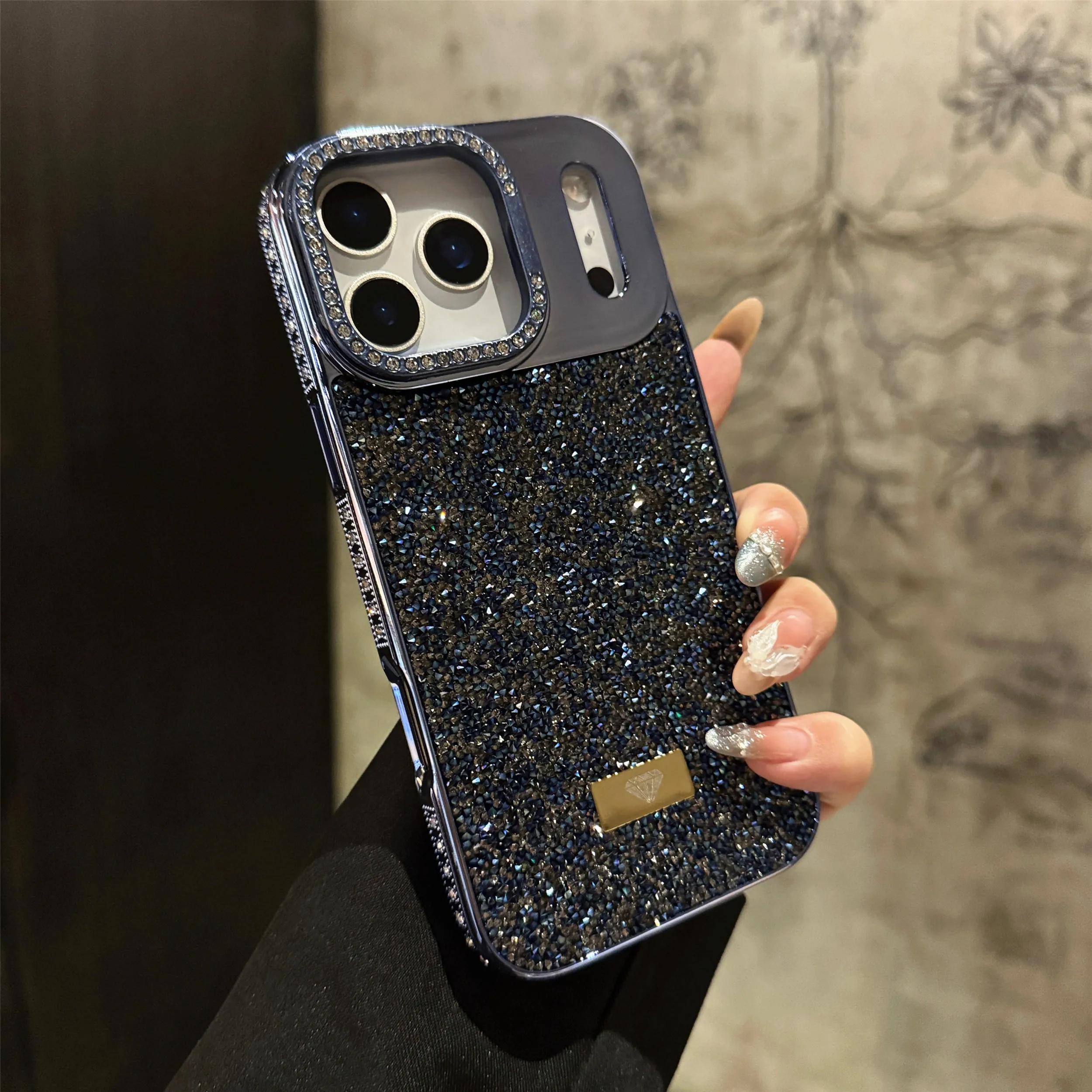 Luxury Fashion Bling Glitter Diamond Phone Case with Bracket and Protective Shell