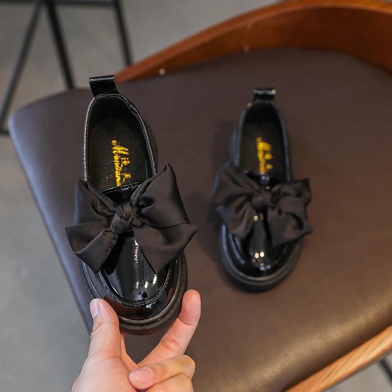 Leather Shoes Girls Shoes Girls Flats Girl's Loafers Autumn Patent Leather Black White Bowknot Slip-on Kids Flat Shoes 26-36 Rubber Sole Non-slip Children Causl Shoe