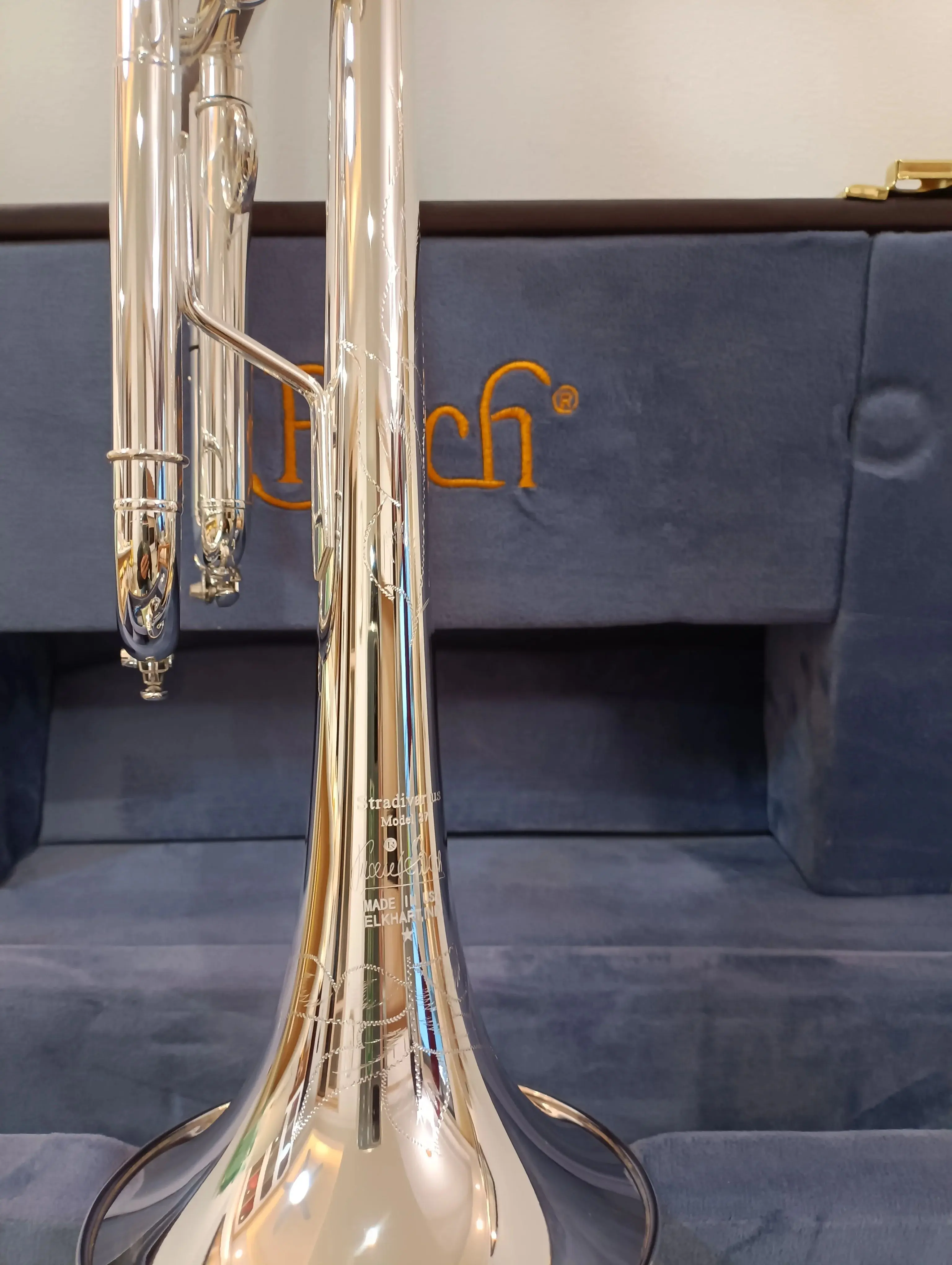 Trumpet Model 37 Silver Plated LT180S-37 Trumpete trompete with Blue Case