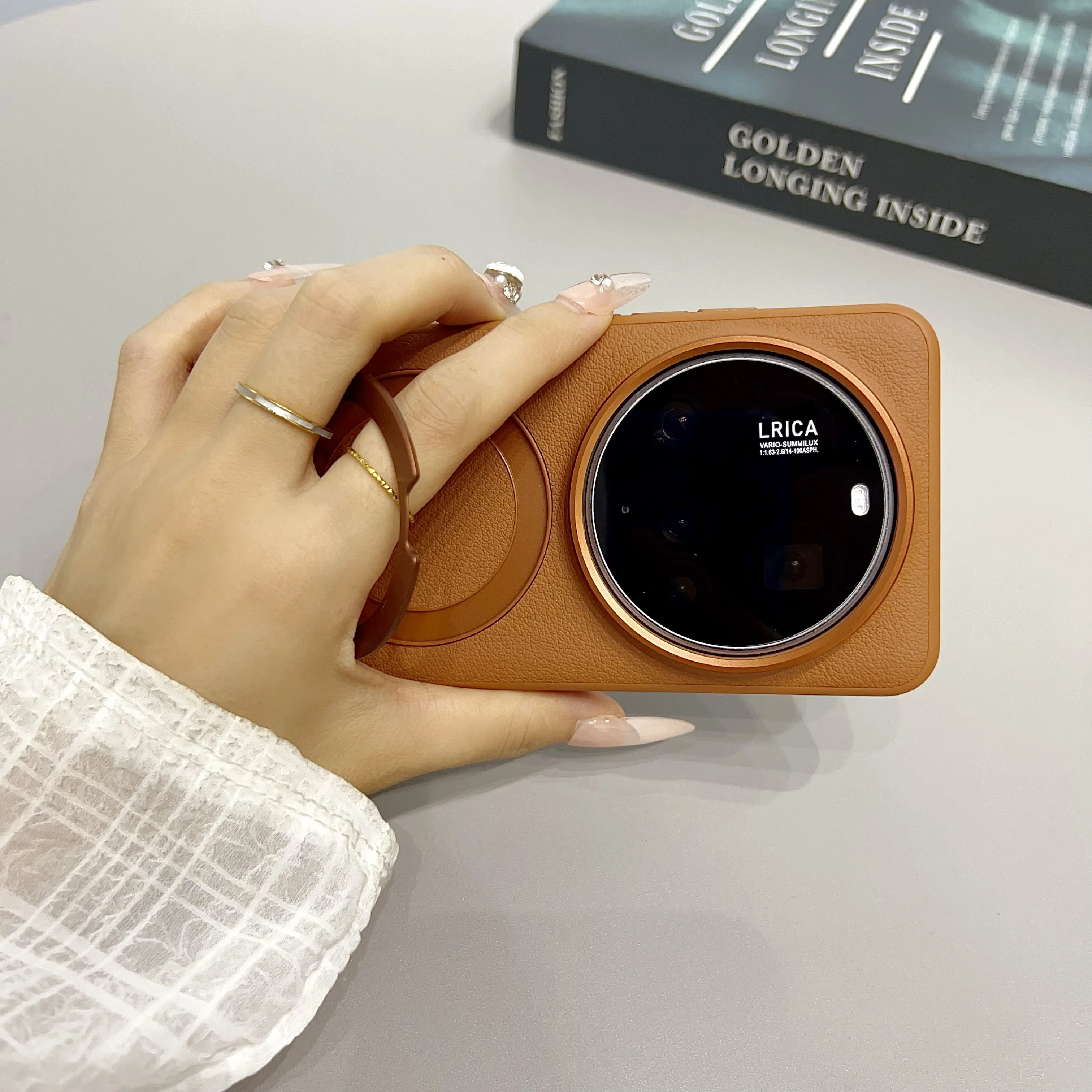 جراب هاتف Xiaomi 15 Ultra 14 مصنوع من الجلد البني...