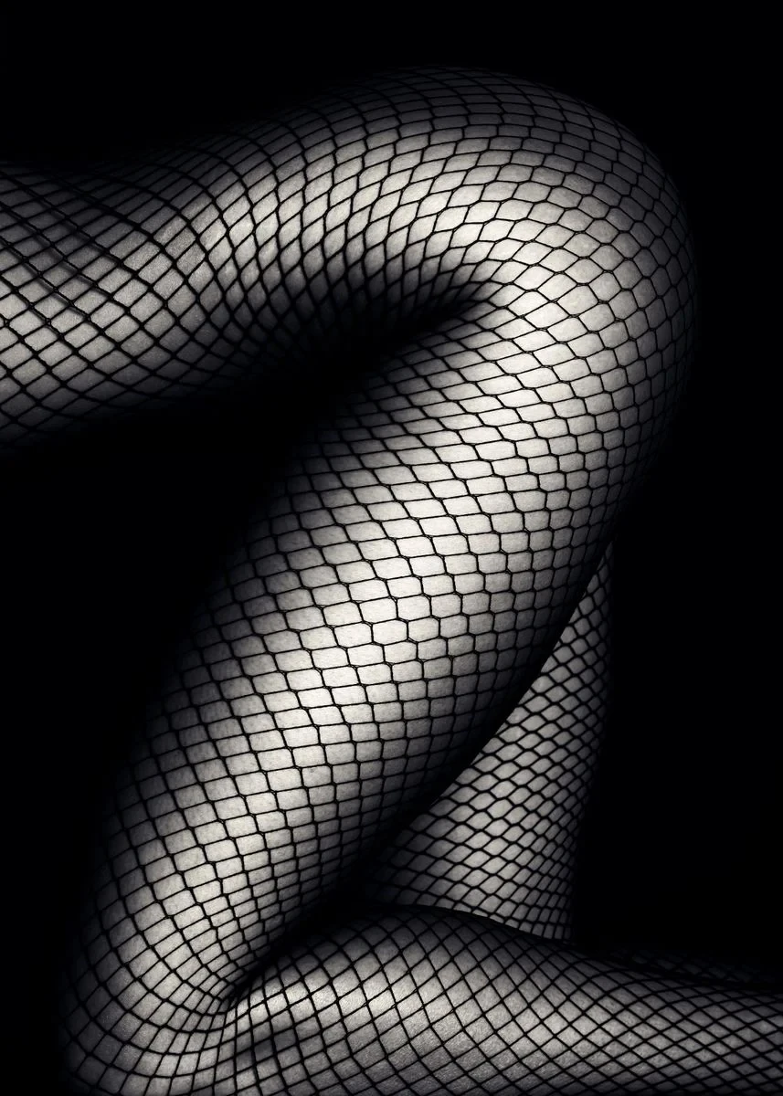Elegant Monochrome Nude Art Canvas - Bedroom Wall Decor