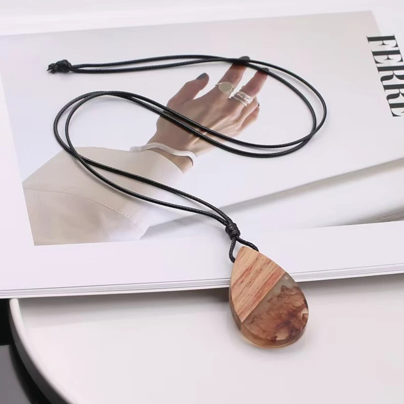 Hölzerne tropfenförmige Lederseil-Pullover-Kette im ethnischen Stil für Männer und Frauen, personalisierte Mode-Halsketten, Schmuck