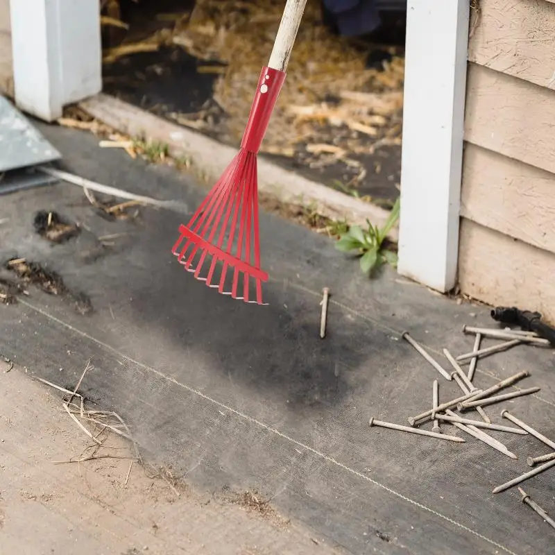 Description Picture 5 of itemHigh-carbon Steel Rake Leaf Rake Fallen Leaves Rake Garden Lawn And Yard Metal Rake Farm equipment Tools