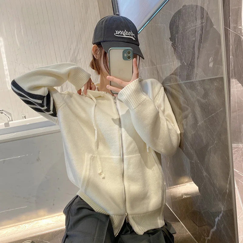 

2023 Autumn and Winter Thickened Sweater Cardigan Women's Spring and Autumn Outerwear Hooded Sweater Jacket Short Sweater