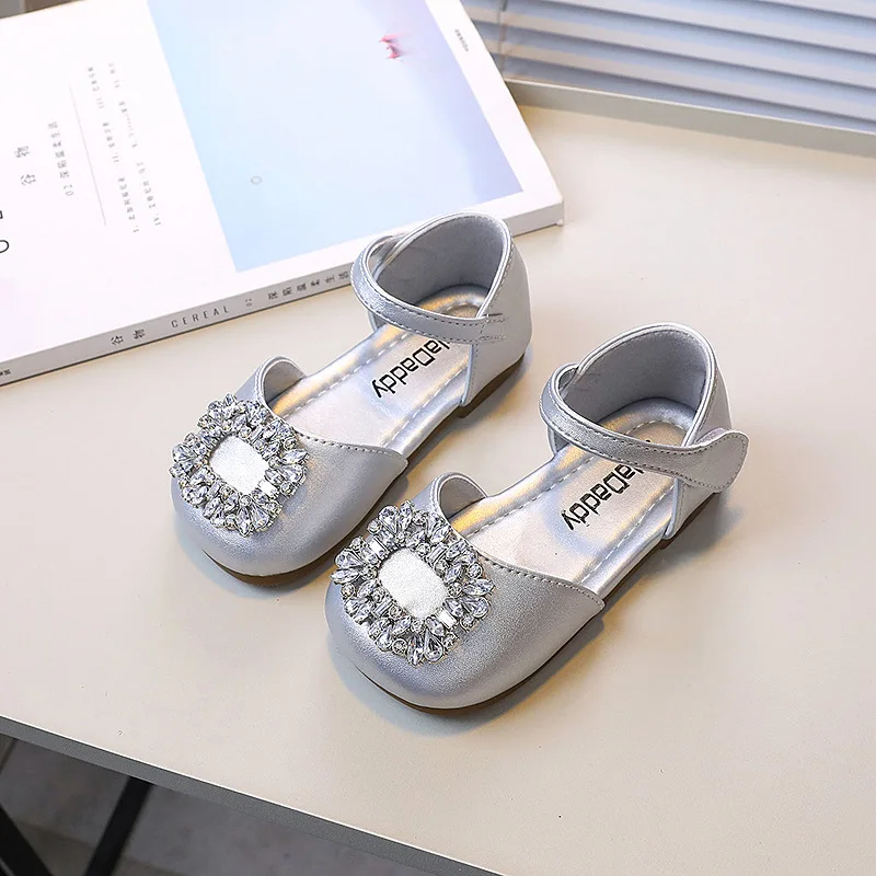 Sandals For Girls Spring summer Soft Leather Princess Shoes Closed Toe Fashion Rhinestone Soft Sole Kids Shoe For Party Wedding