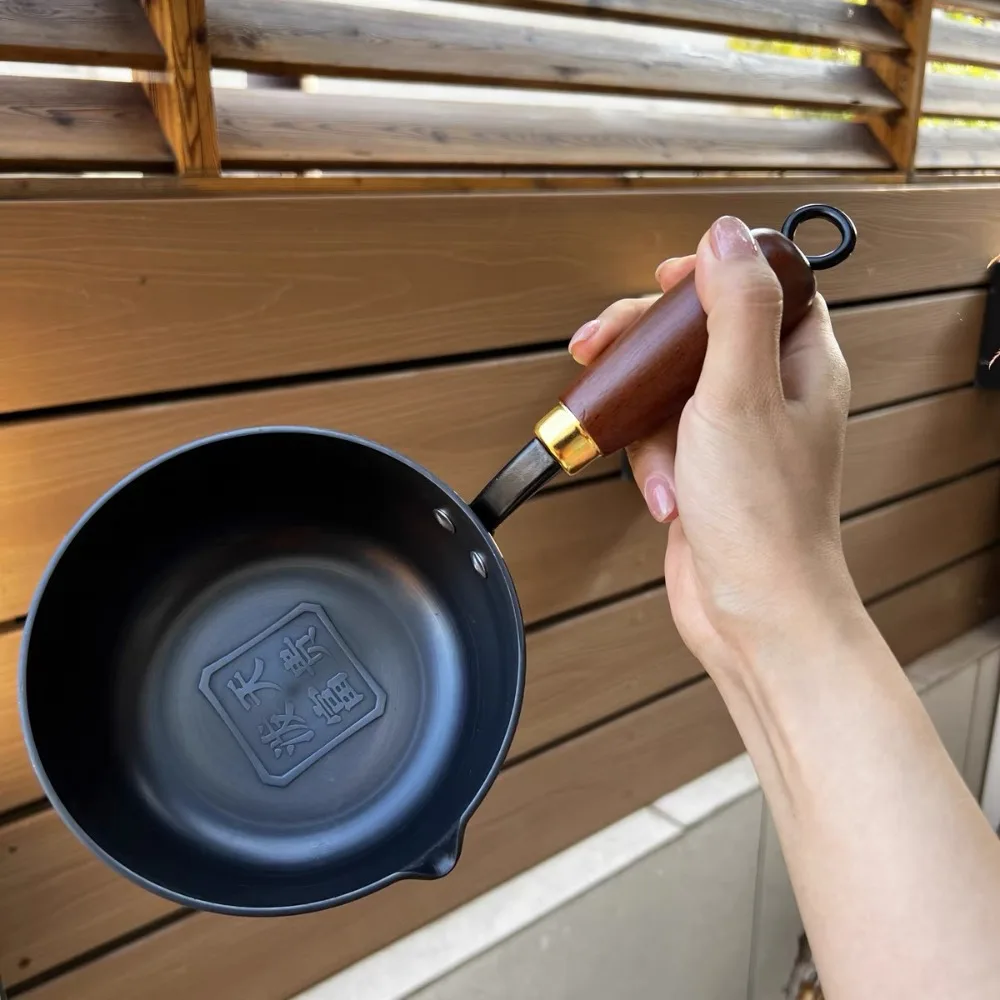Egg Frying Pan Cast Iron Oil Splashing Pot Uncoated Wooden Handle Omelette Pan Mini Deepened Butter Melting Pot Chocolate