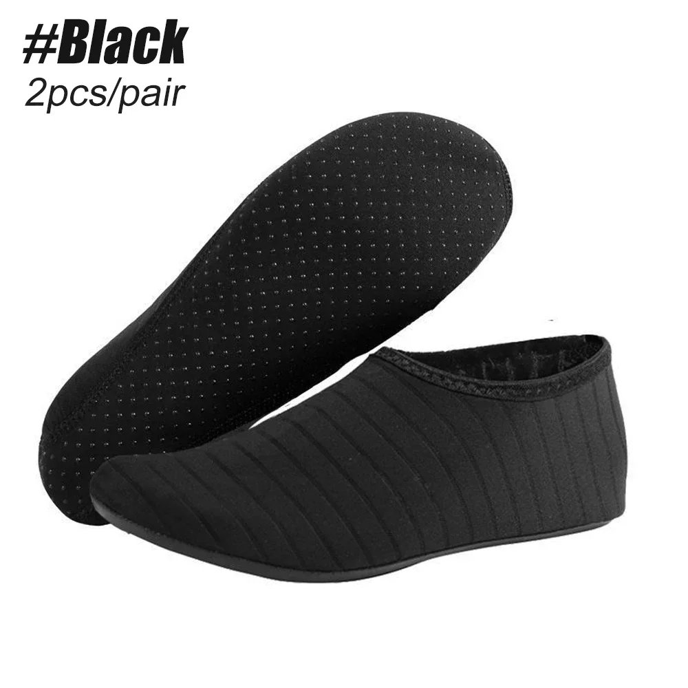 1 çift Mens Womens su ayakkabısı Yalınayak Plaj havuz ayakkabısı Çabuk Kuruyan Aqua Yoga Çorap Sörf Yüzmek Su Sporları