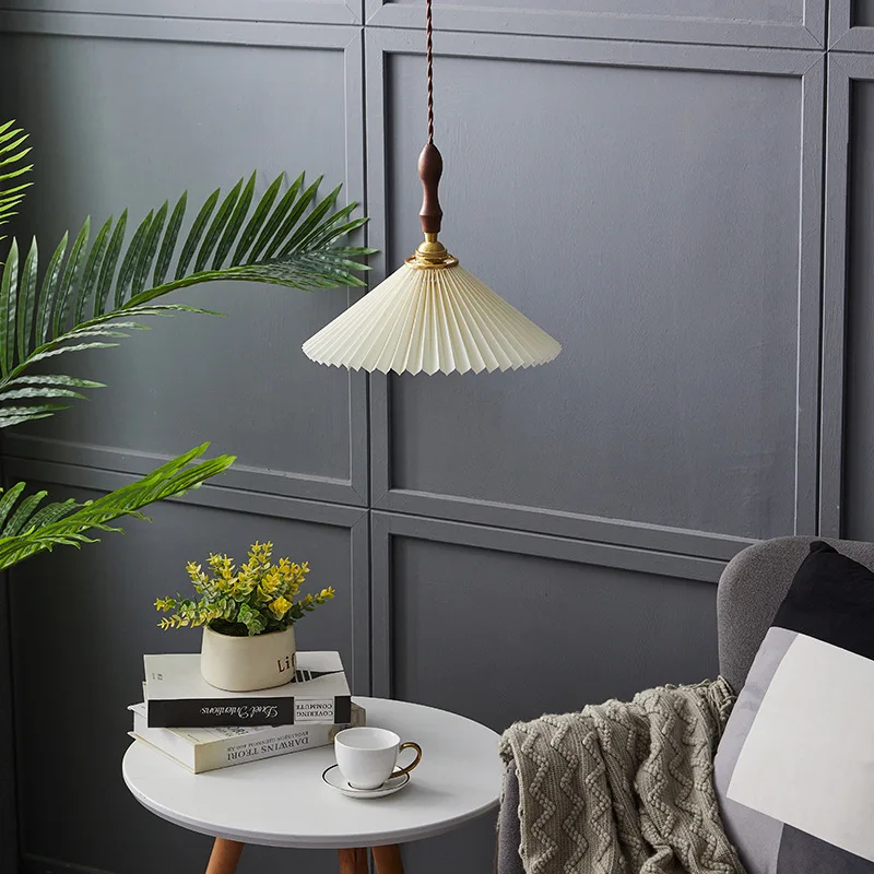 

Retro Nordic Pleated Small Chandelier Walnut Japanese Bar Restaurant B&B Net Red Single Head Bedroom Bedside Lamp