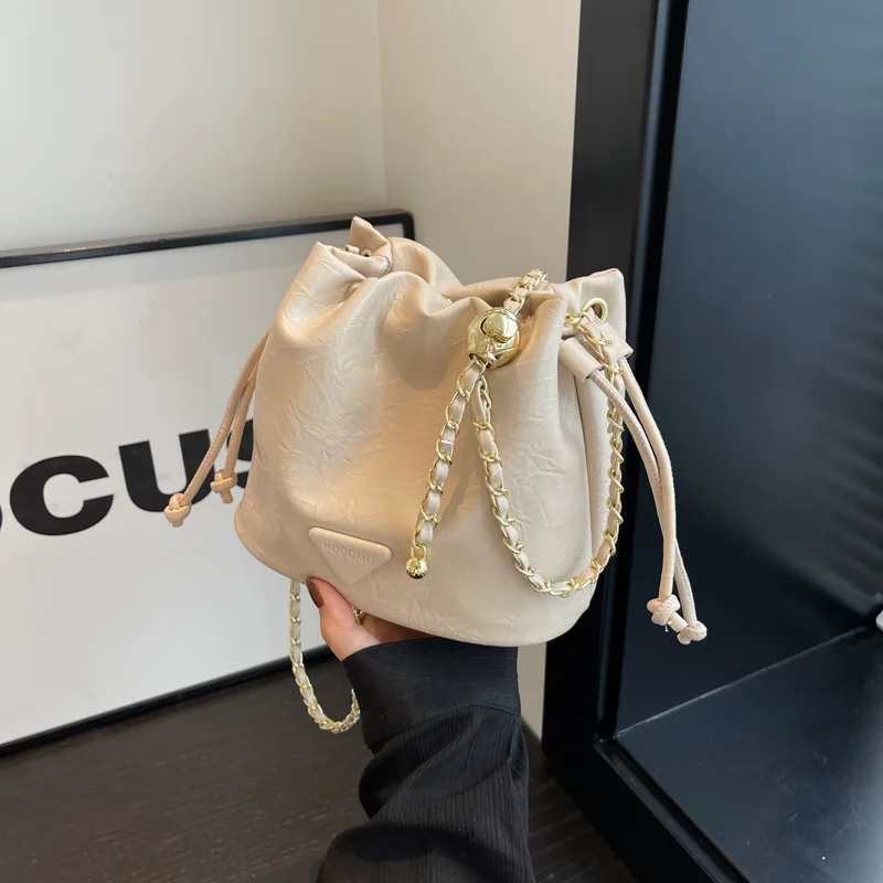 Newest High End Ladies Crossbody Bag 2024 Trendy PU Leather Drawstring Bucket Bag Luxury Handbags For Women