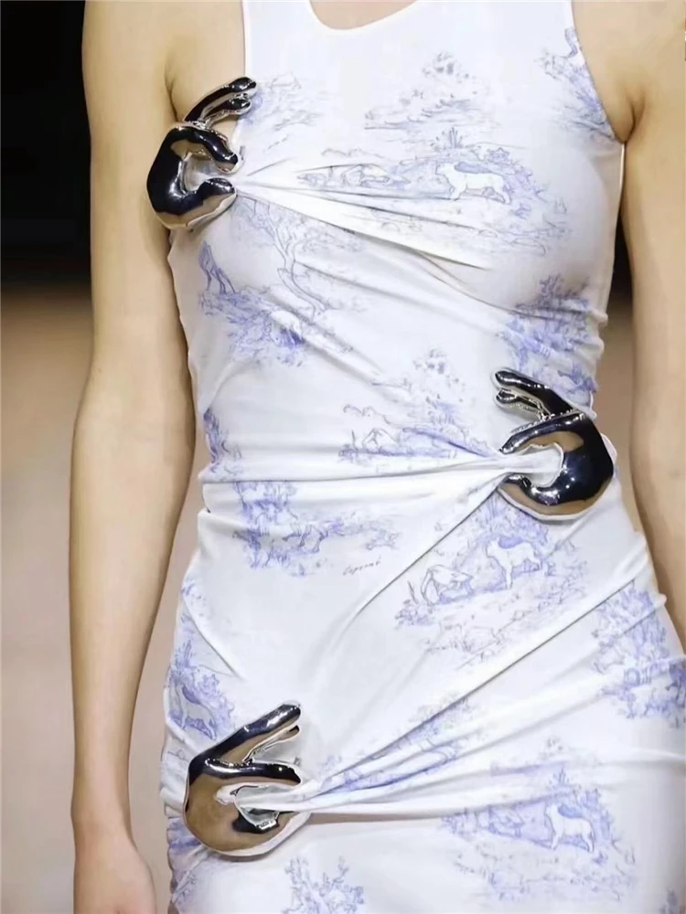 HUANZHI Metal Glossy Large Two Handed Palm Brooch for Women Girls Match Suit Shawl Pins Creative Jewelry Accessories 2024 New