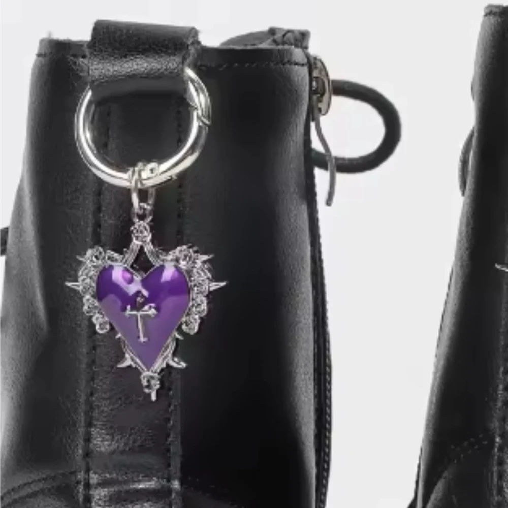 Y2K Gothic Style Angel Wing Rose Heart Cross Shoe Boot Pendants Suitable for Parties And Daily Wear Personalized DIY Decorations S5d984e0947624fe7b32f1957ebbeb2506