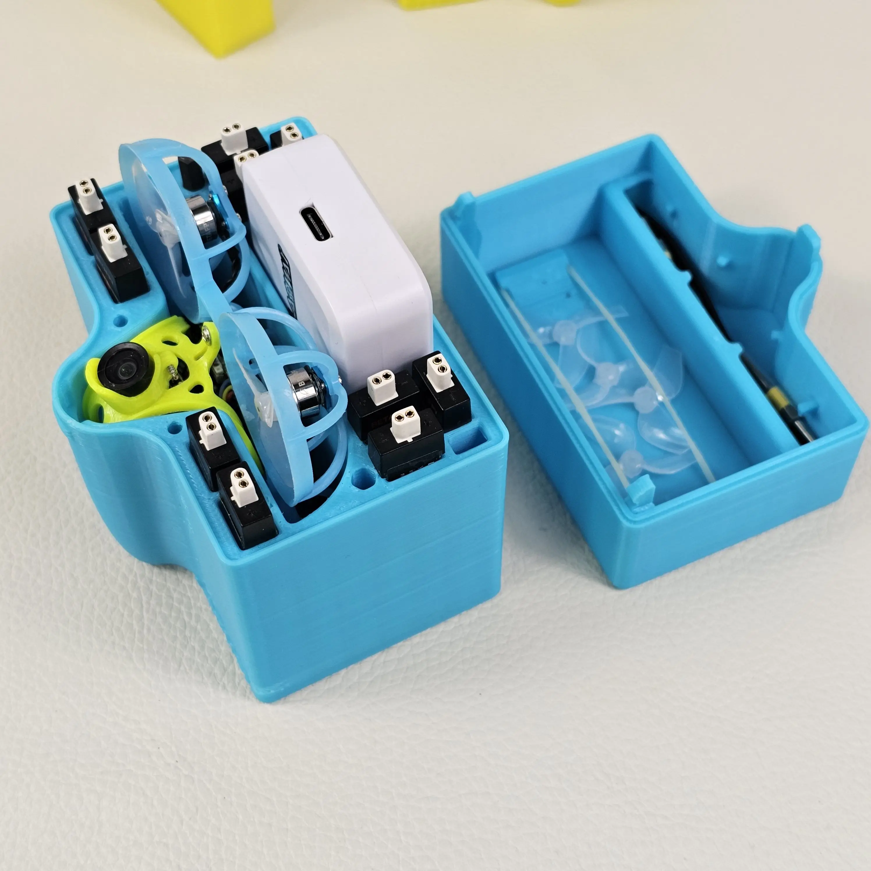 Étui de transport pour drone avec câble de charge - Accessoire drone