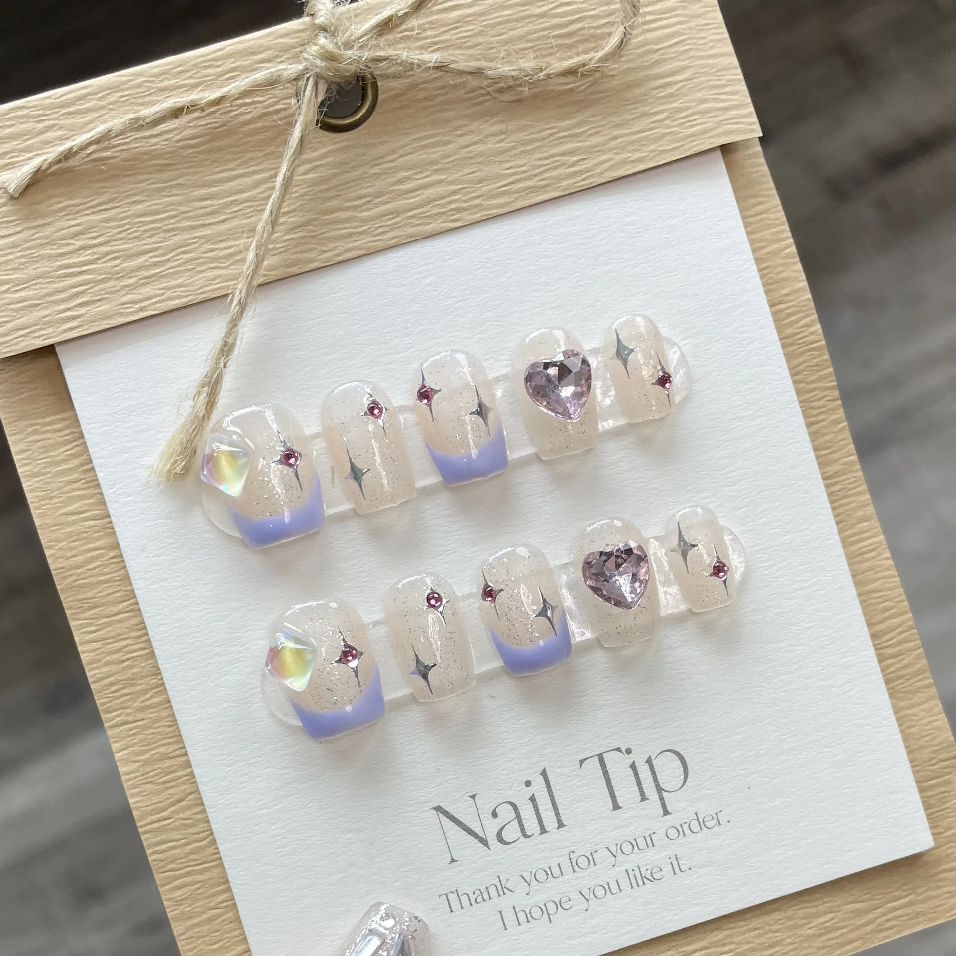 

Handmade Korean Short Fake Nails With Design Glitter Reusable Adhesive Artifical Acrylic False Full Cover Nail Tips For girls