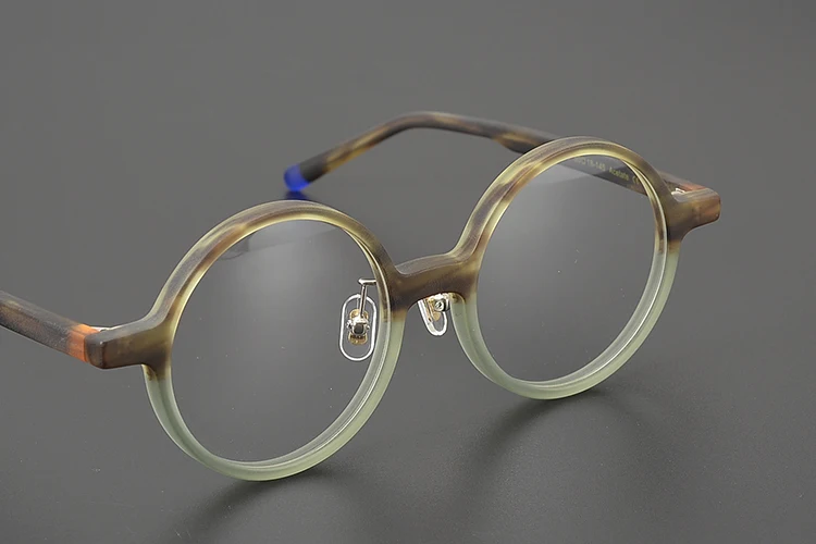 Nobler eyeglasses lifestyle image