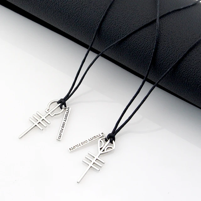 Men Trident Charm Necklace | SHEIN ASIA