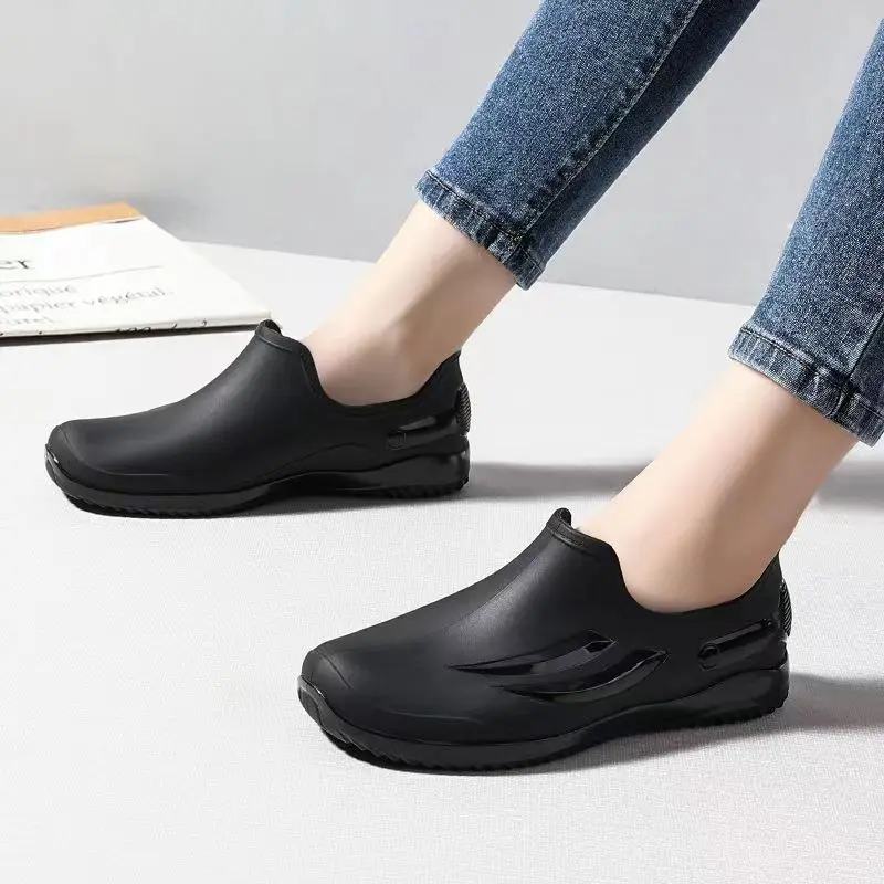 New Women's Cover Foot Flat Sole Four Seasons Rain Shoes Soft