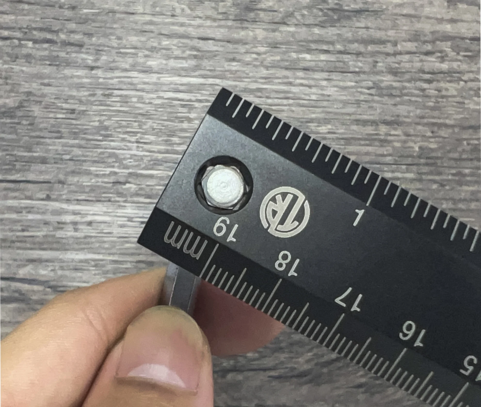 チタン定規多機能定規edcツール定規19cm 1/4六角ドライバー (黒