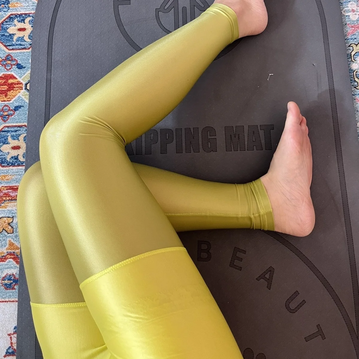 Glossy Splicing Thin Plus Size Sexy Leggings Shiny Tight Yoga Pants Tight Workout Trousers Women