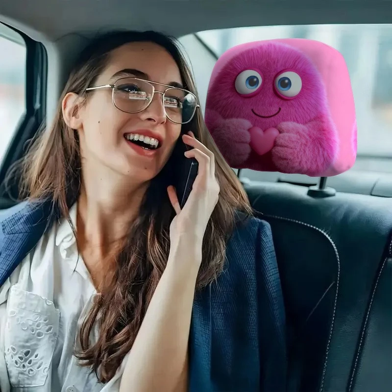 Rosa Flauschige Niedliche Kreatur mit Herz Illustrationsdruck Auto-Kopfstützenbezug, 2D Flach, Ideales Perfektes Auto-Innenausstattungszubehör – Detail 4
