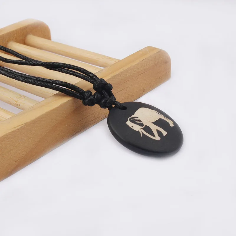 Wholesale 12pcs Beef Bone Sculpture Elephant Pendant Necklace Ethnic Tribe Charms Necklaces Fashion Exquisite Jewelry Choker