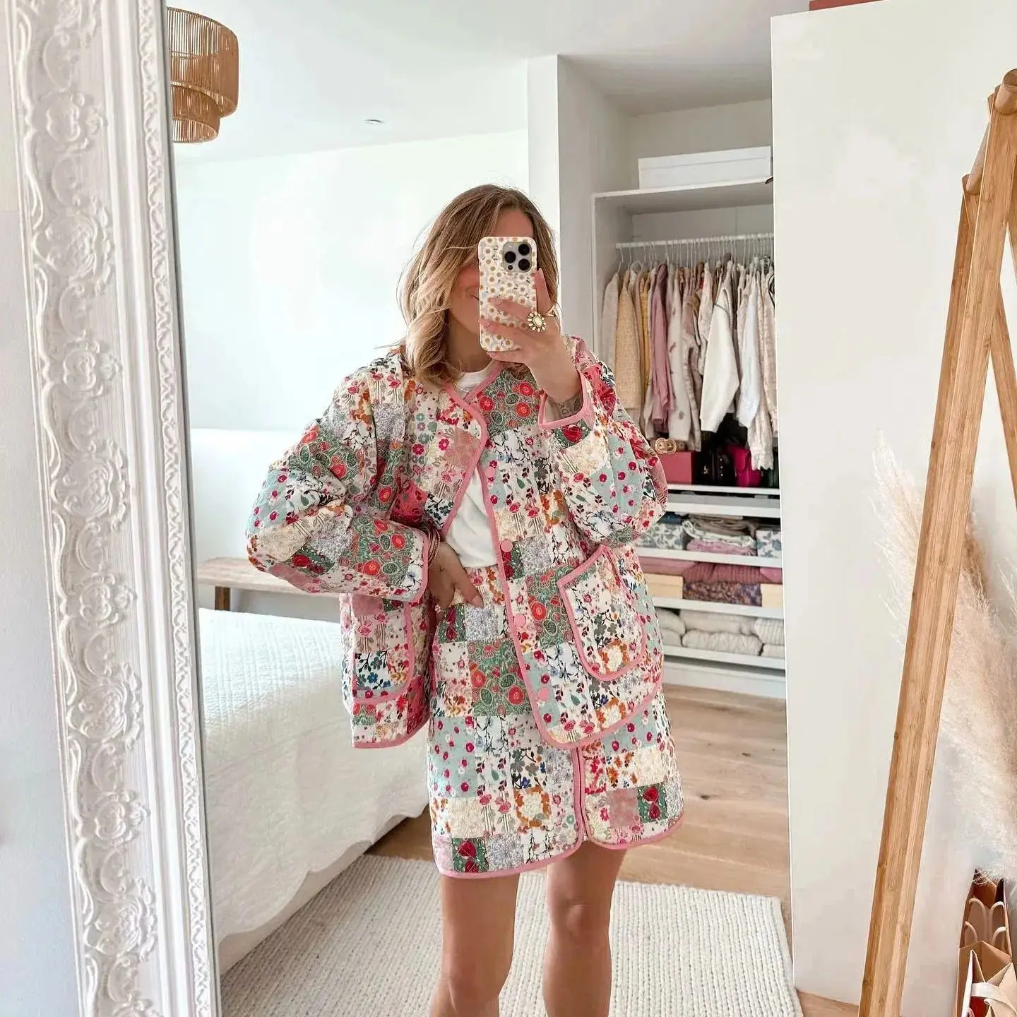 

Женская куртка с принтом 2023, демисезонный стеганый топ с подкладкой, жилет, мини-юбка, короткий комплект, винтажный Модный элегантный повседневный французский шик