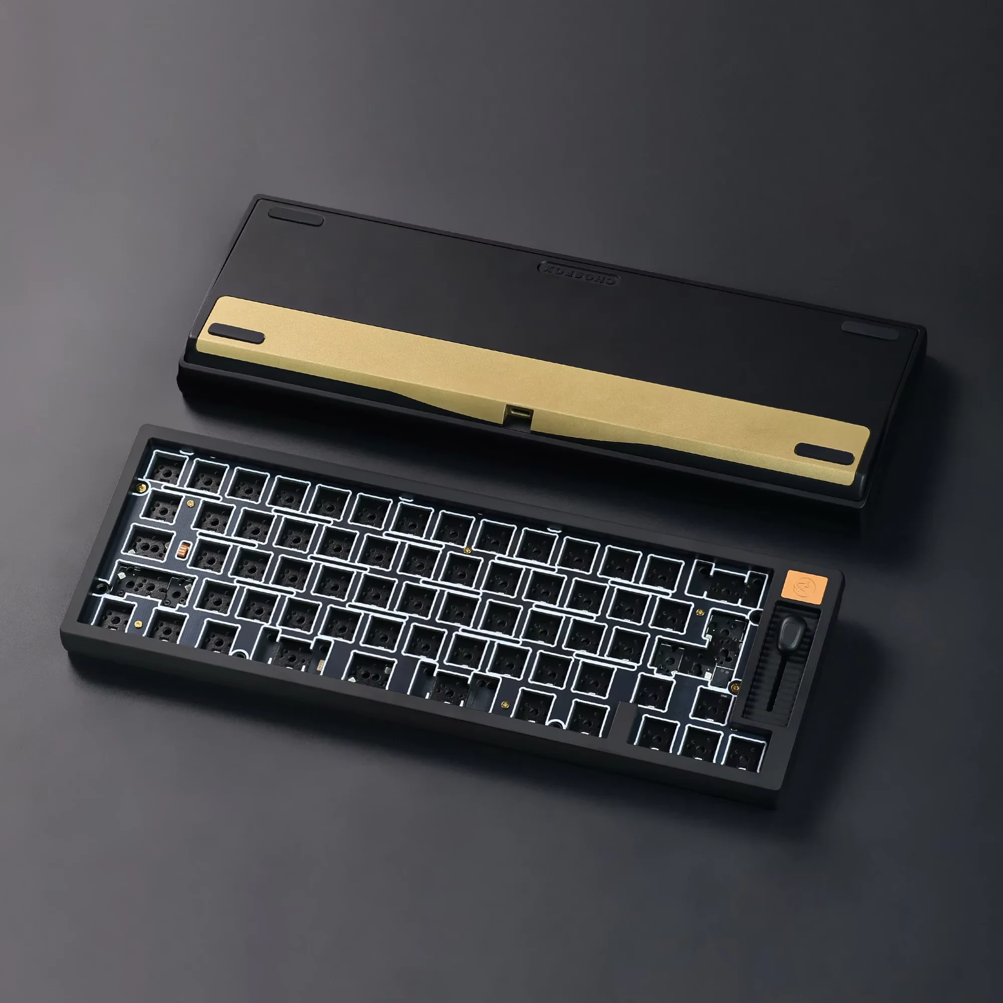 Chosfox 65 キーカスタムメカニカルキーボードトライモードアルミ