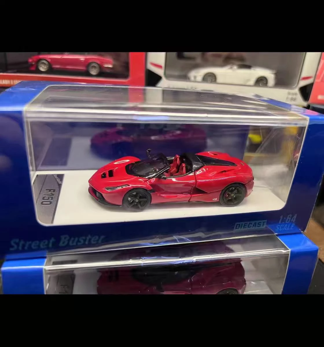 1:64 Street Buster ラフェラーリ F150 エンジンフード開閉 ストリートバスター 1:64 F150 フード開閉式合金モデルには