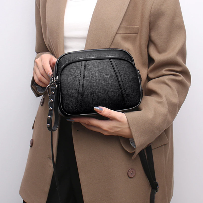 Solid Color Fashionable Rivet Zipper Women's Mobile Phone Bag