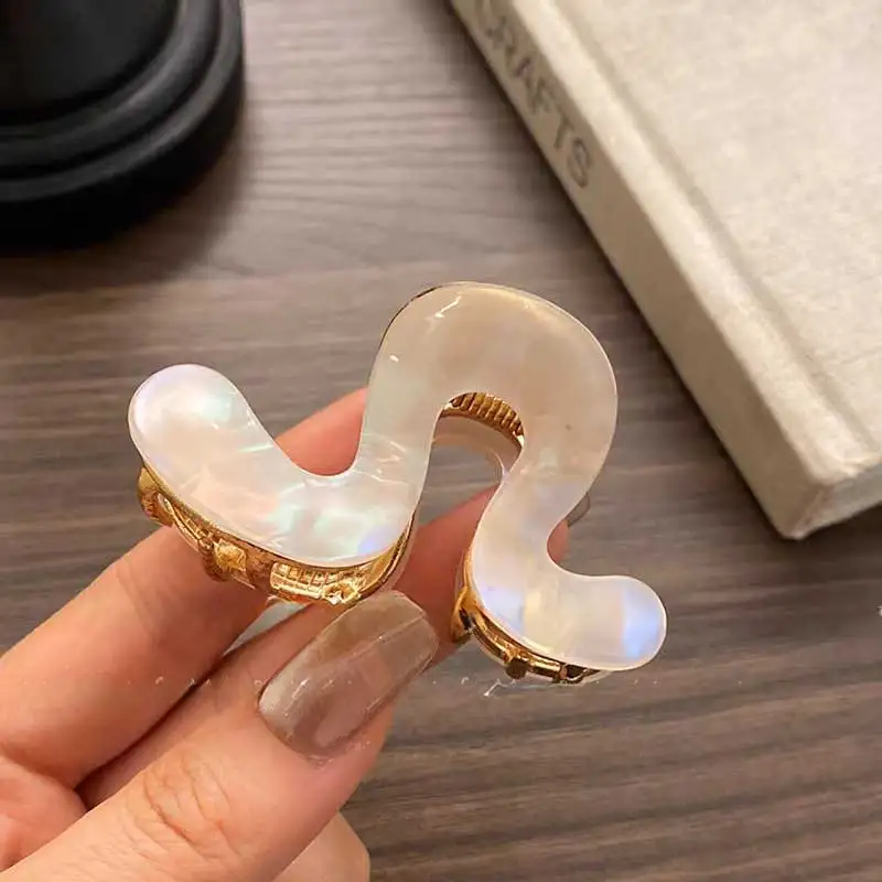 Pinza per capelli a forma di squalo accessorio capelli trendy_voghion.com