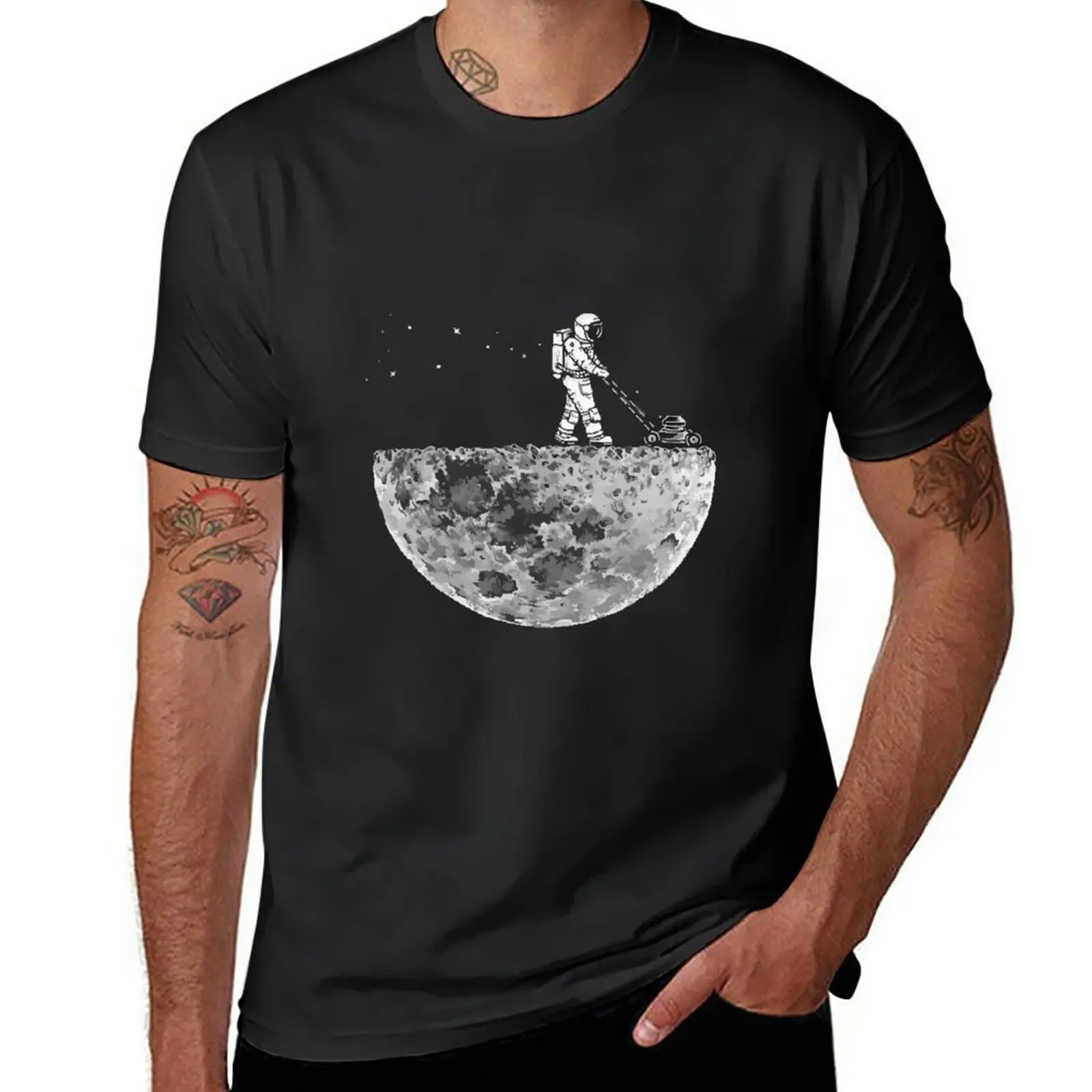 

Astronaut mowing the moon T-Shirt anime clothes boys animal print kawaii clothes sports fans mens funny t shirts