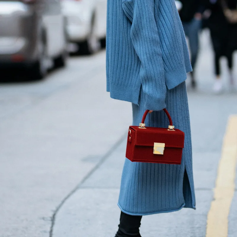 Ladies bag new 2022 corduroy small box bag fashion temperament portable shoulder bag