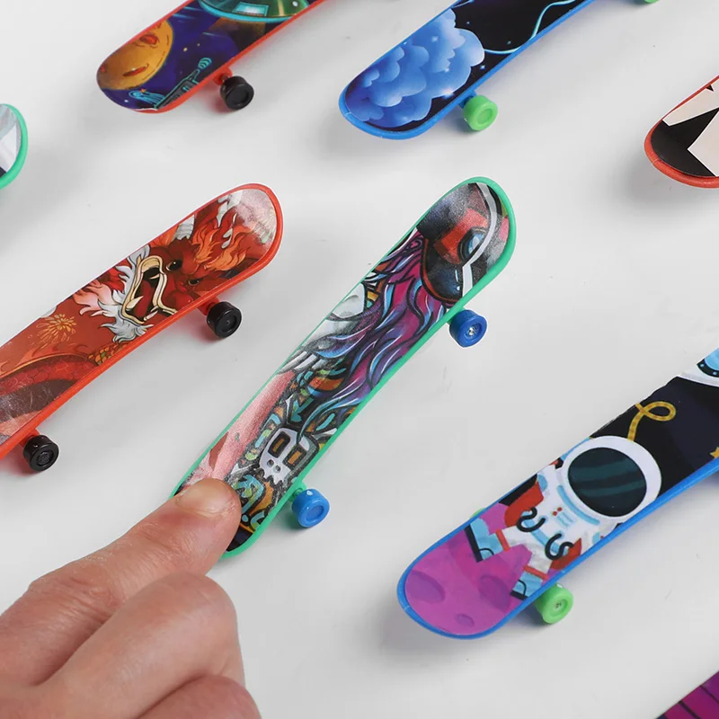 12/24pcs Finger Skateboard Toys Creative Fingertip Fingerboards Kids Boys Birthday Party Favors Pinata Fillers School Goody Gift