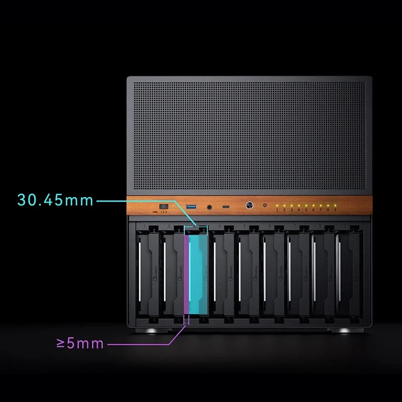 9개의 핫스왑 가능 베이가 있는 JONSBO N6 NAS 케이스는 ITX M-ATX 마더보드를 지원하며, 가정용 데이터 저장에 적합한 240mm 수냉식입니다.