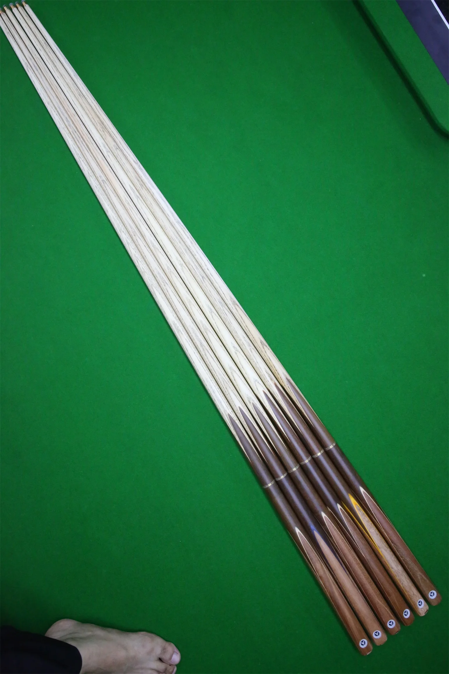 Professional Snooker Billiard Cue with 10mm Cue Tip