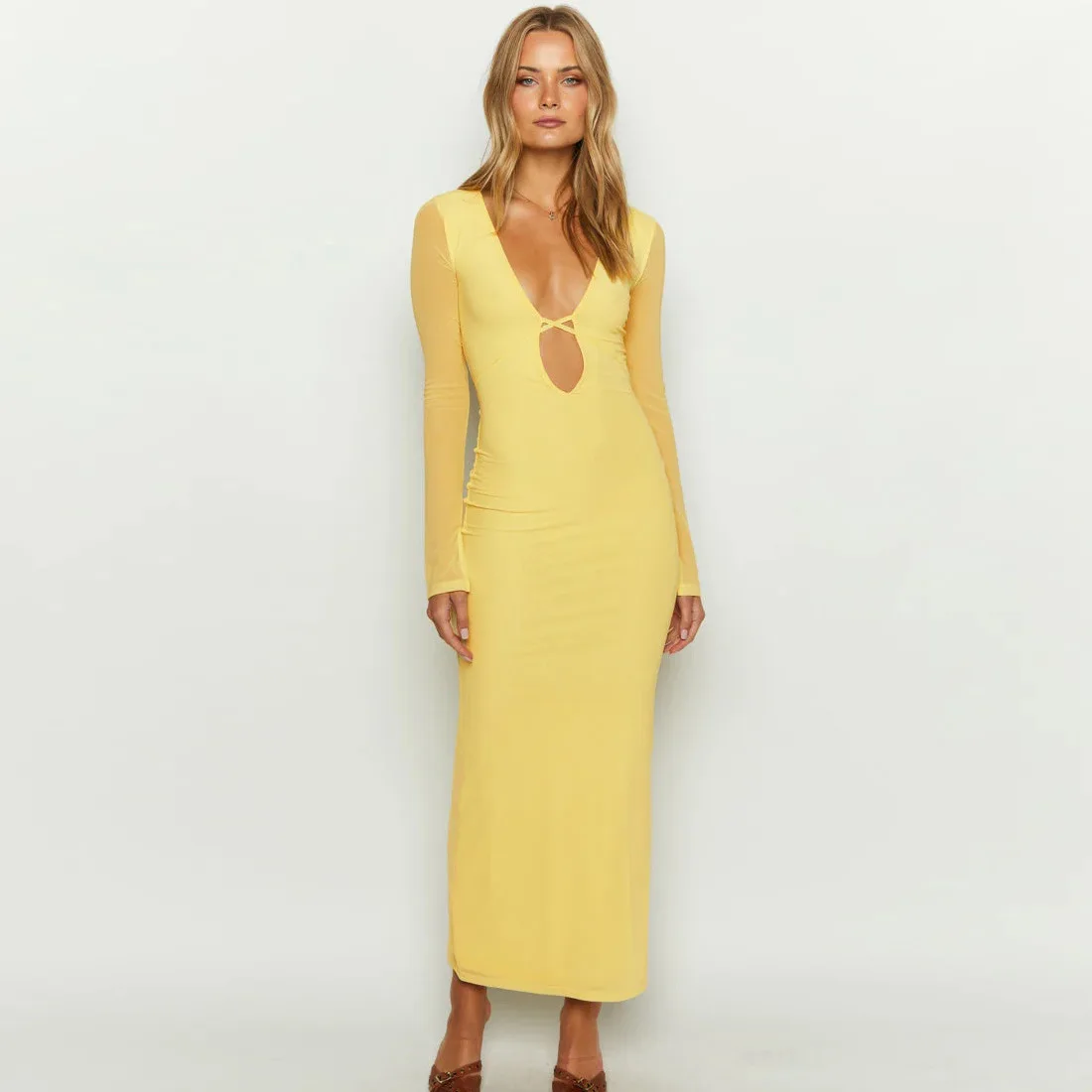 Vestido largo de malla con encaje y aberturas - Elegante vestido de fiesta con escote en V y banda elástica