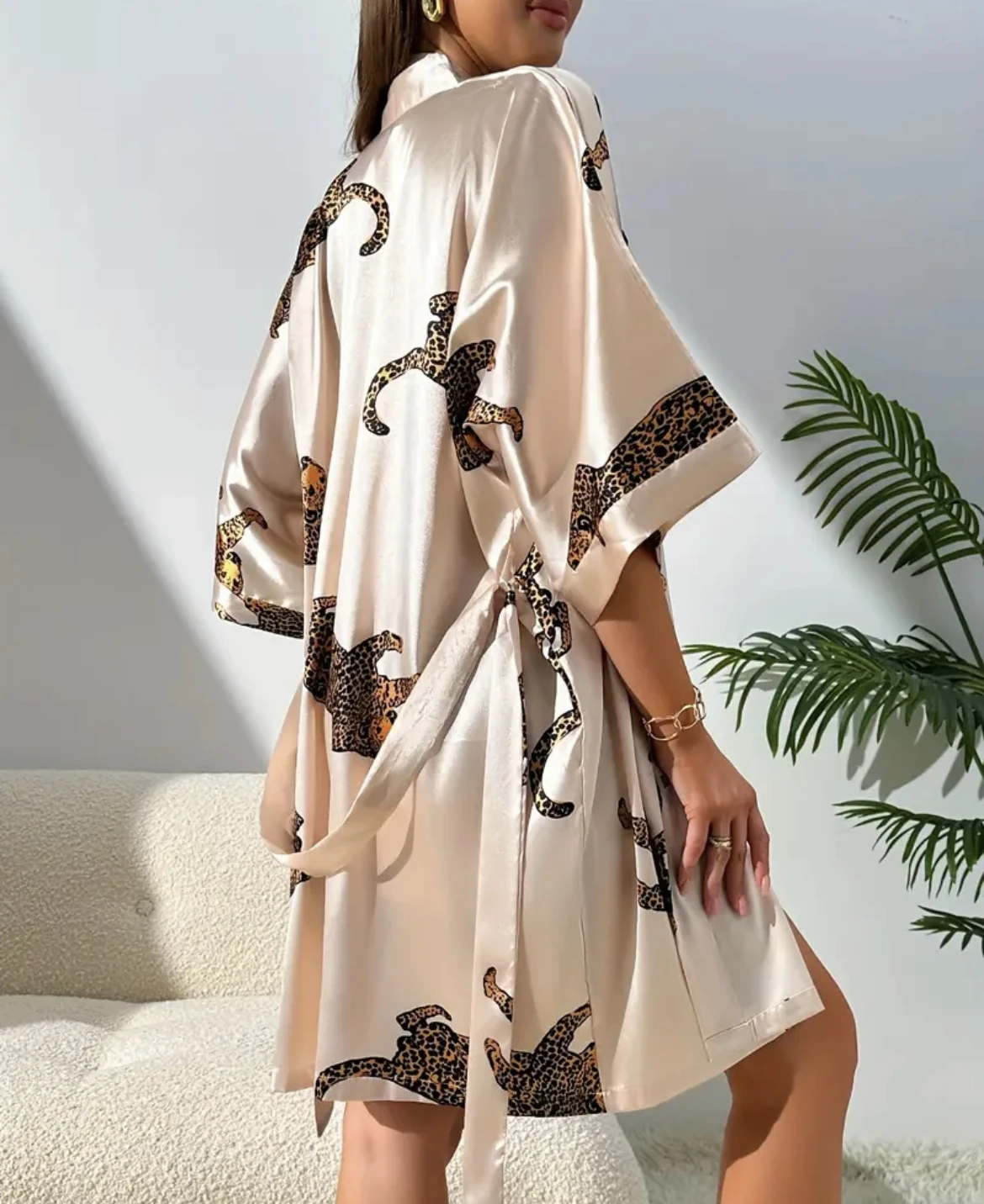 تقليد ملابس نوم من الحرير مثير الخامس الرقبة طويلة...