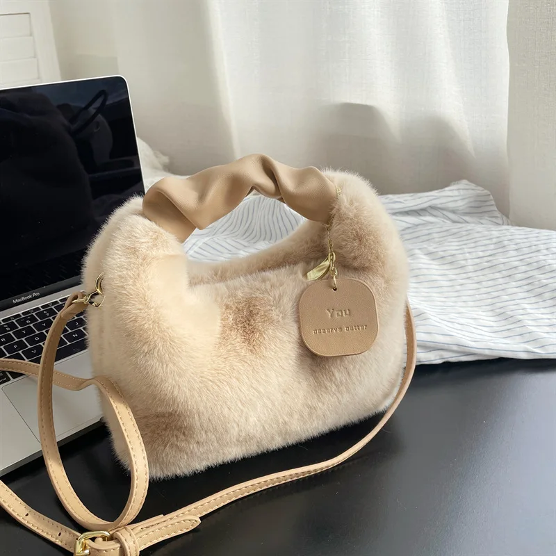 

2022 Winter New Fashion Faux Fur Women's Bag Wool Rice Box Bag Plush Women's Handbag Crossbody PU Personalized Shoulder bags sac