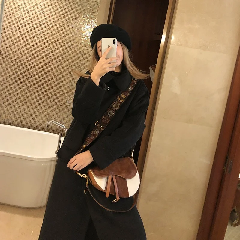 Saddle-shaped Women's Luxury Leather Bag Horse Leather Material High Quality Crossbody Bag Fashion Popular Saddle Bag