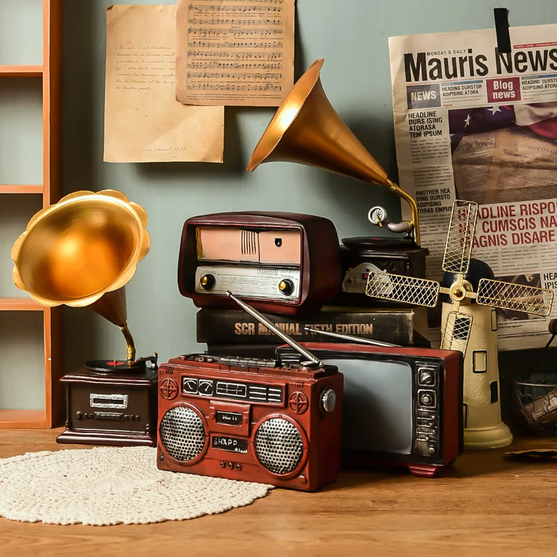 

Retro Phonograph 19th Century Mini Furniture Nostalgic Resin Record Miniatures Vintage Room Decor Old Radio For Photography Prop