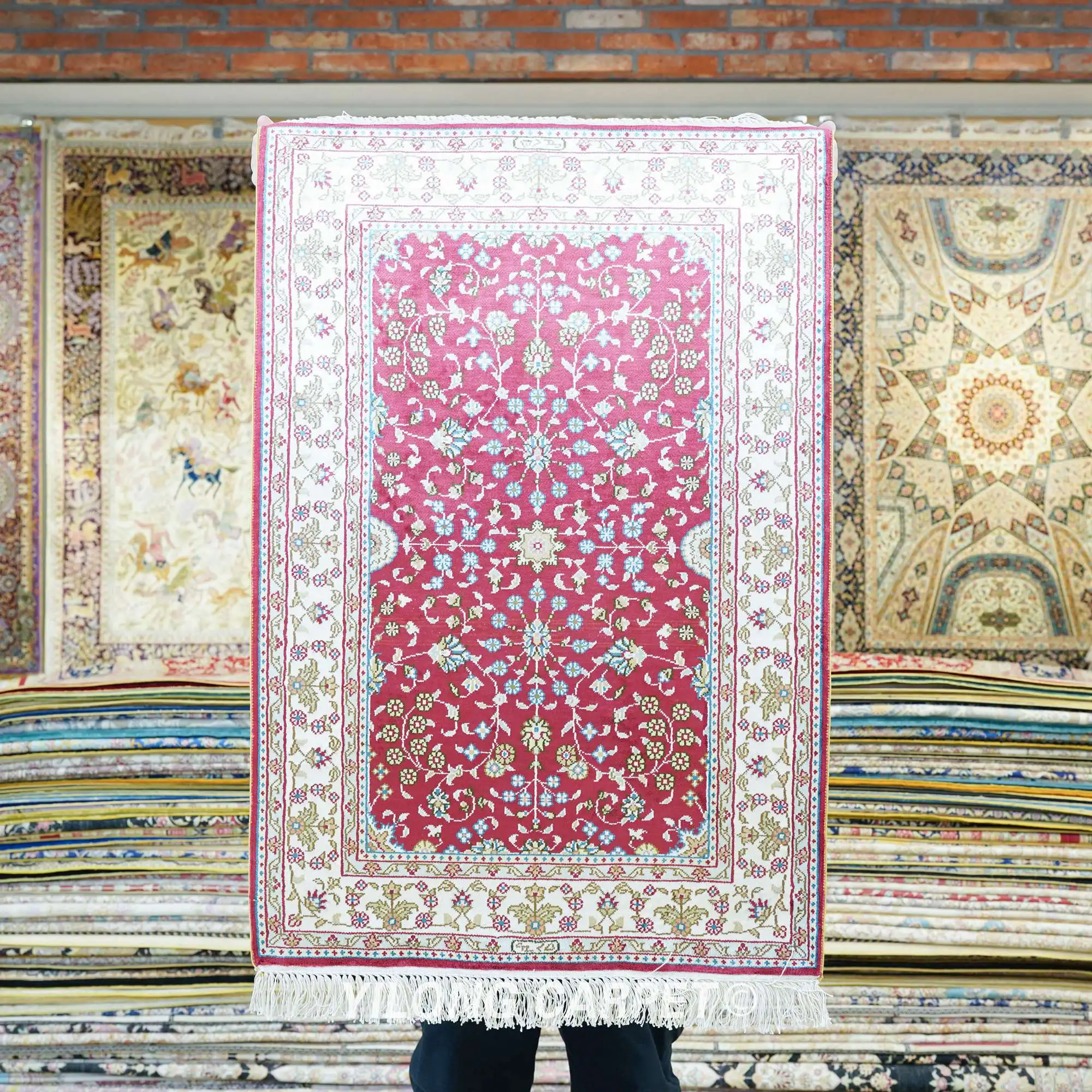 

61x91cm Classic Red Handmade Silk Rugs Hand-knotted Carpets Home Mat (HF090B)
