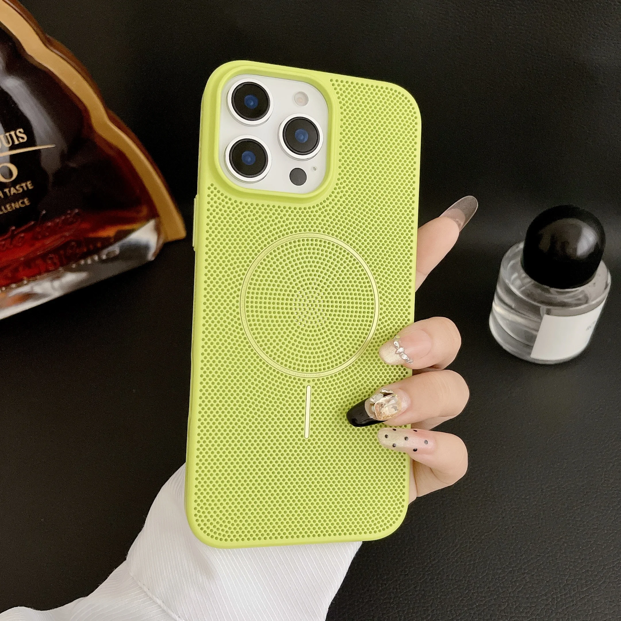 Ultra-Thin Honeycomb Cooling Magnetic Phone Case with Wireless Charging and Shockproof Protection