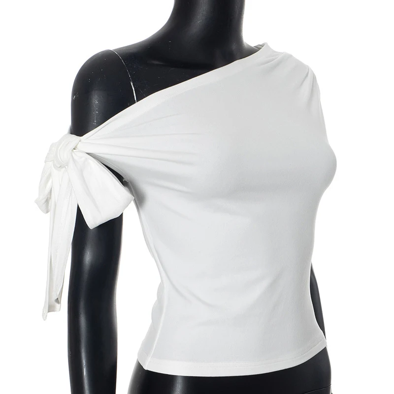 2025 المرأة الصيف Ins نمط جديد يتقلص مطوي واحد الكتف المحاصيل الأعلى عارية الذراعين تويست التعادل غير المتماثلة تي شيرت رداء علوي غير رسمي