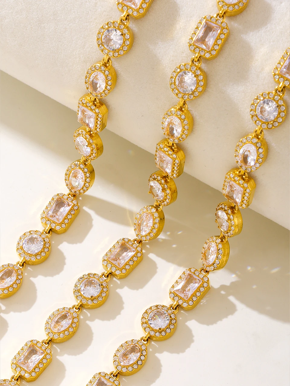 Schönes Tennis-Kettenarmband für Damen, Edelstahl, 18 Karat vergoldet, weißer Zirkon, luxuriöser Schmuck für Bankette und Hochzeiten – Detail 14
