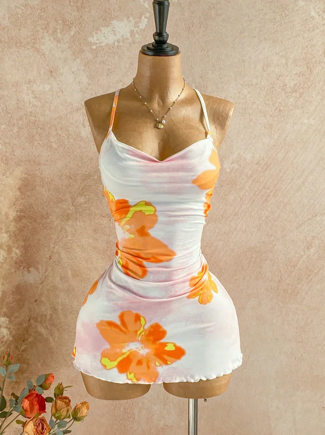 Robe mini moulante pour femme, col licou, imprimé floral, fronces latérales, ourlet à volants, style Y2K, été 2026, plage tropicale, soirée, sortie