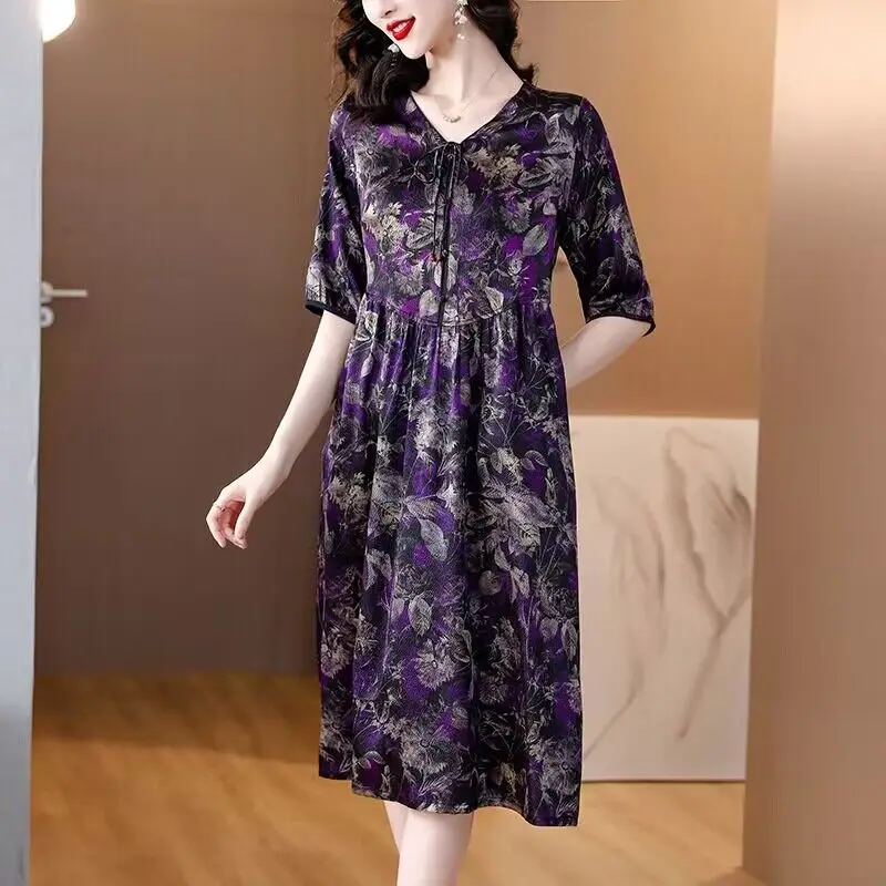 

2023 Summer New Purple Silk Vintage Flower Print Dress V-Neck Short Sleeve Loose Large Thin Knee Length Bohemian Women's Gown