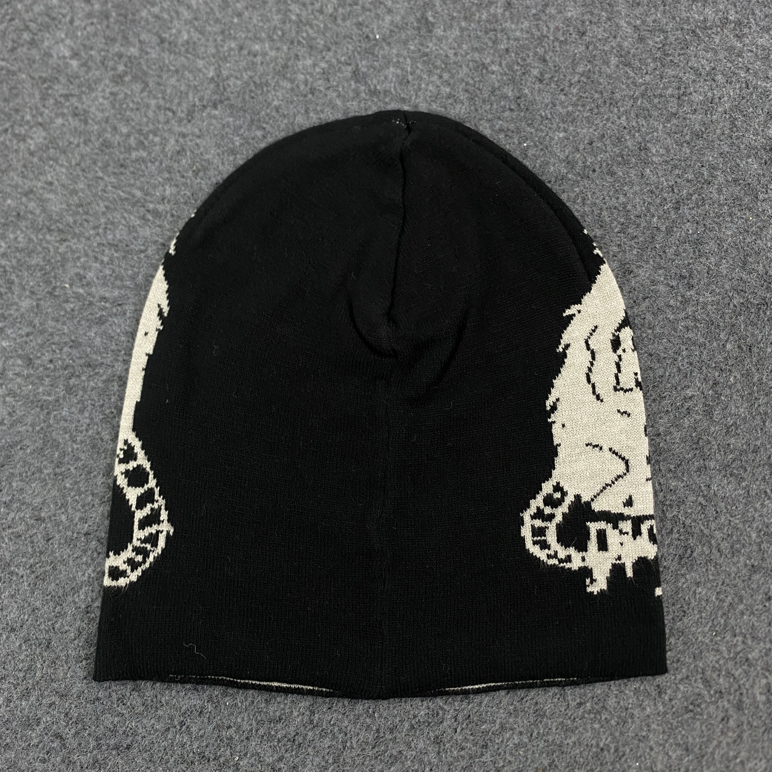 Gotische Drachen-Print Buchstaben-Grafik Beanie für Damen 2026 Schwarz Y2K Punk Streetwear Mütze – Detail 4